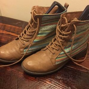 Black Poppy women’s boots